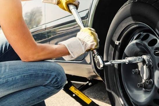 Tire change service